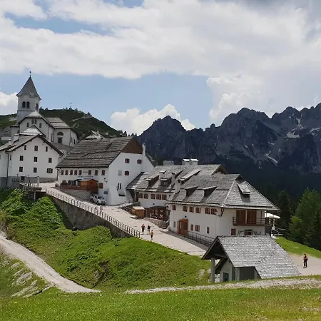 Hisa Lojz アパート