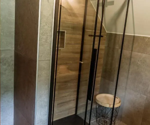 Hisa Lojz דירה *